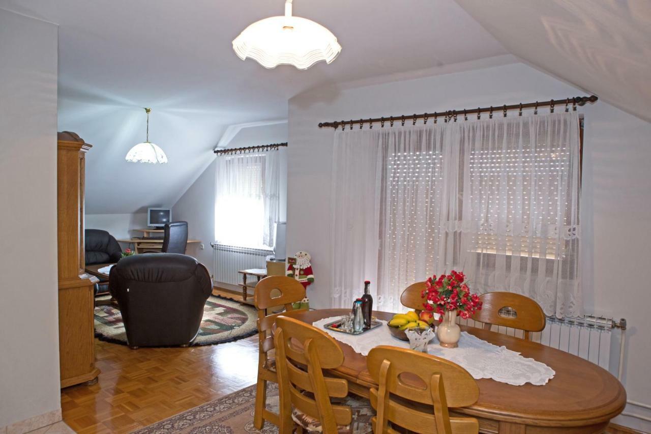 오토칵 Apartman Dubravcic 아파트 외부 사진