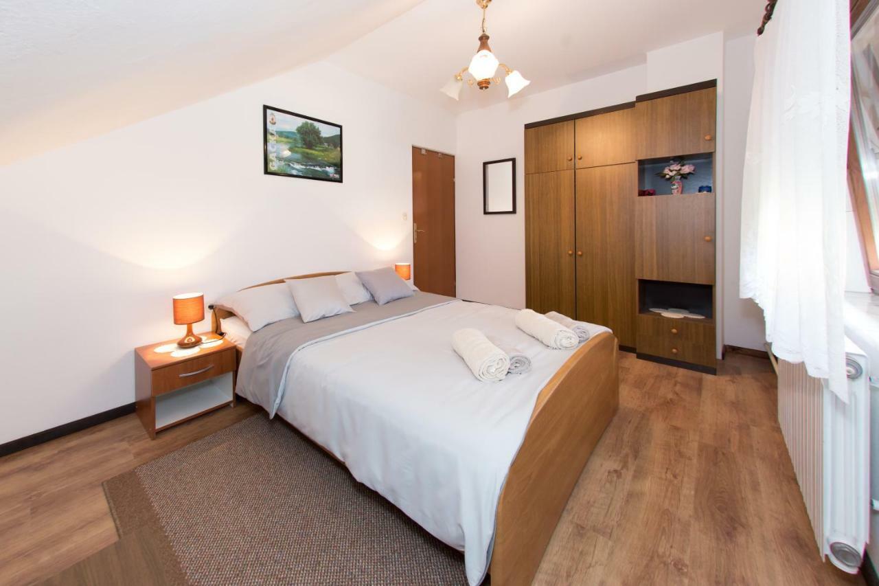 오토칵 Apartman Dubravcic 아파트 외부 사진